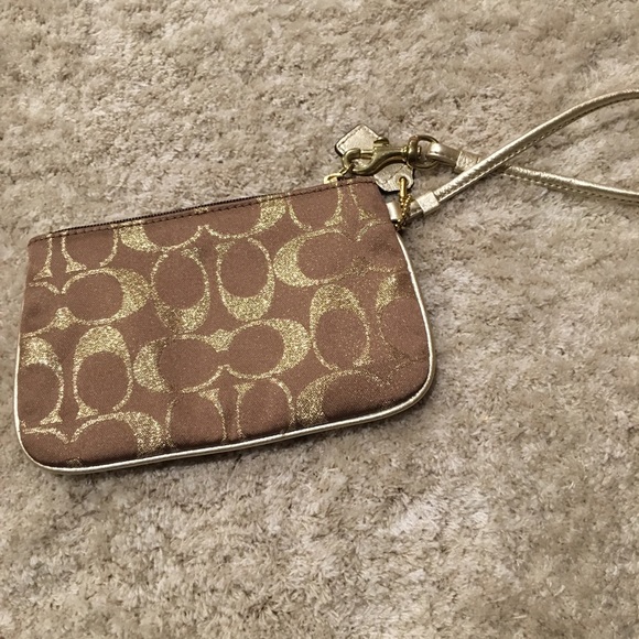 Coach Poppy Wristlet NWOT - Picture 2 of 3